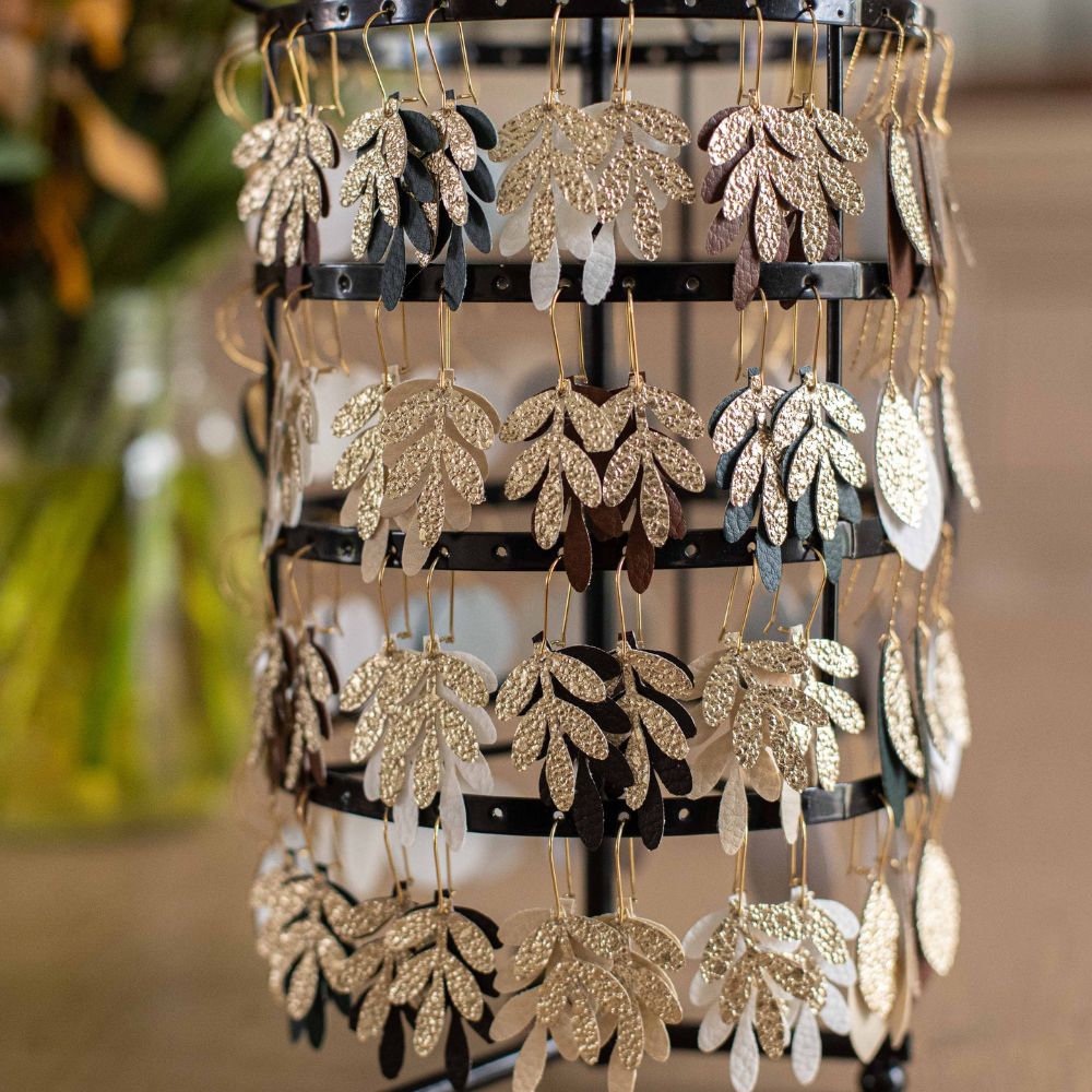 boucles d'oreilles bo légères cuir chic doré feuilles