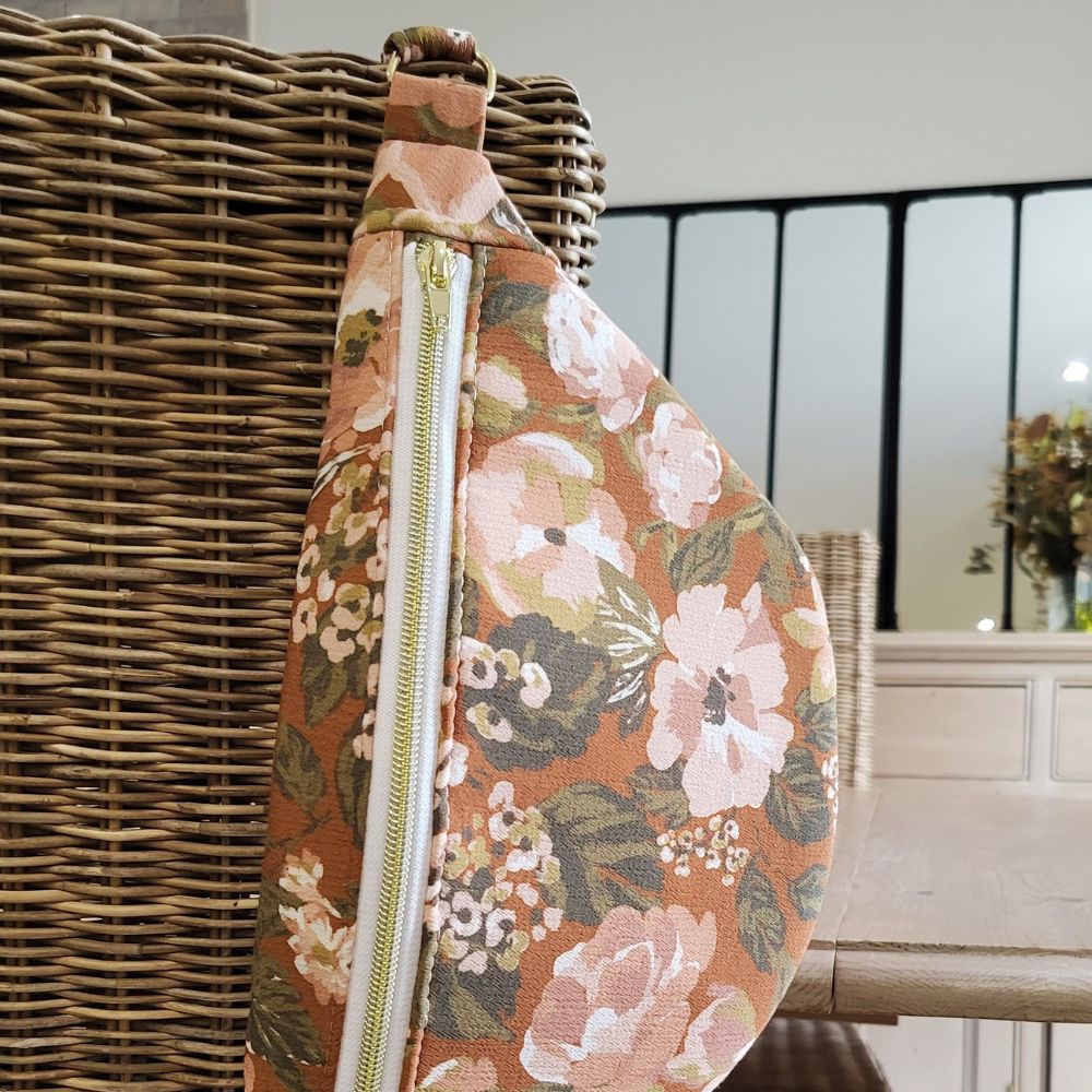 banane femme élégante beige marron tissu doré