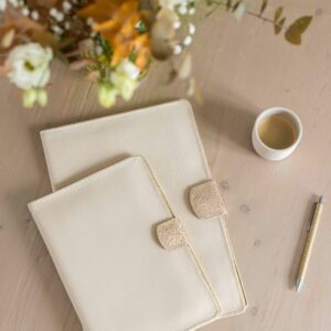 housse tablette ipad cuir femme beige