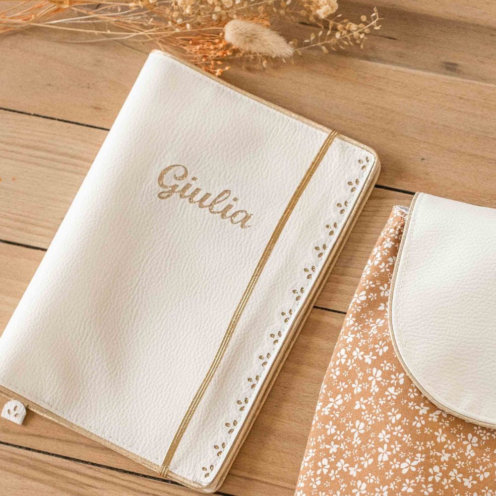 cadeau naissance bébé carnet de santé élégant