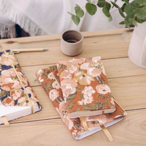 housse protège livre tissus fleurs retro terracotta femme cadeau