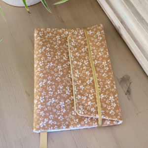 housse protège livre tissu fleur cannelle